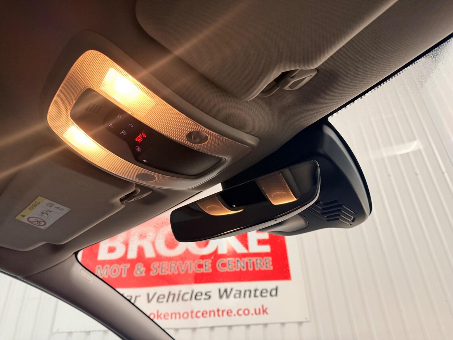 Used Volvo V60 2017 for sale - 77279292: Photo 27