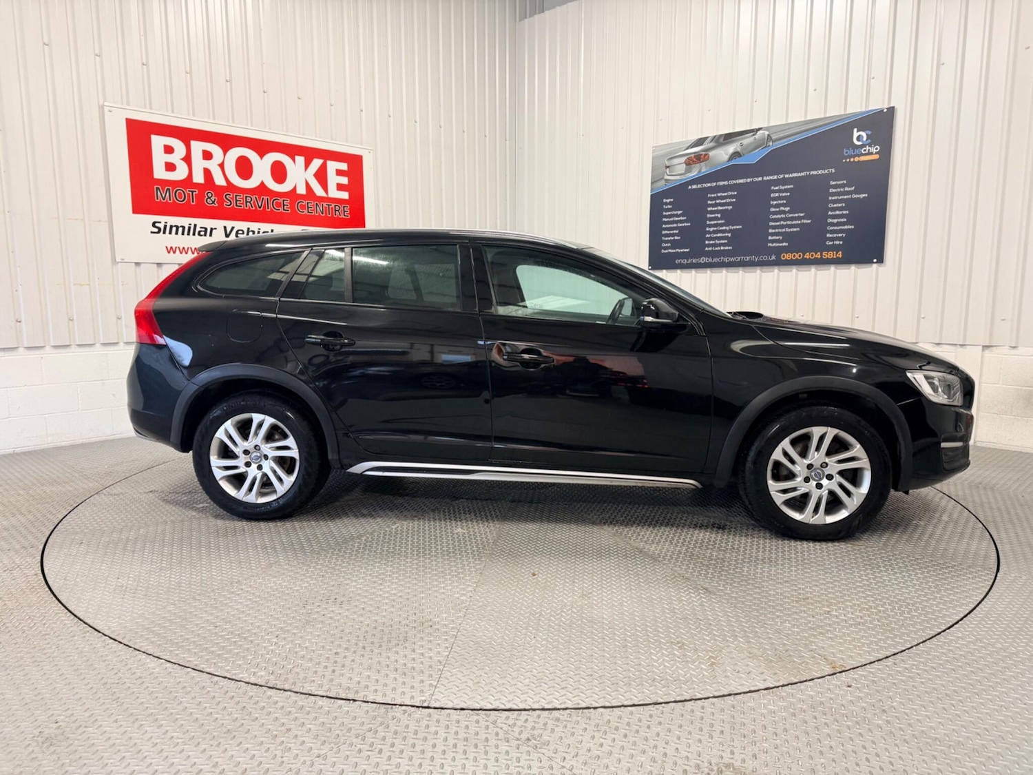 Used Volvo V60 2017 for sale - 77279292: Photo 6