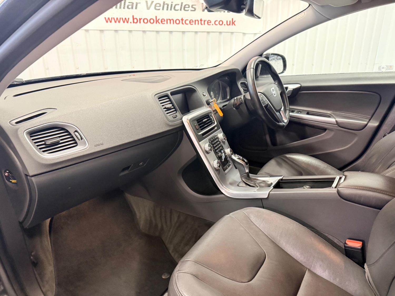 Used Volvo V60 2017 for sale - 77279292: Photo 9