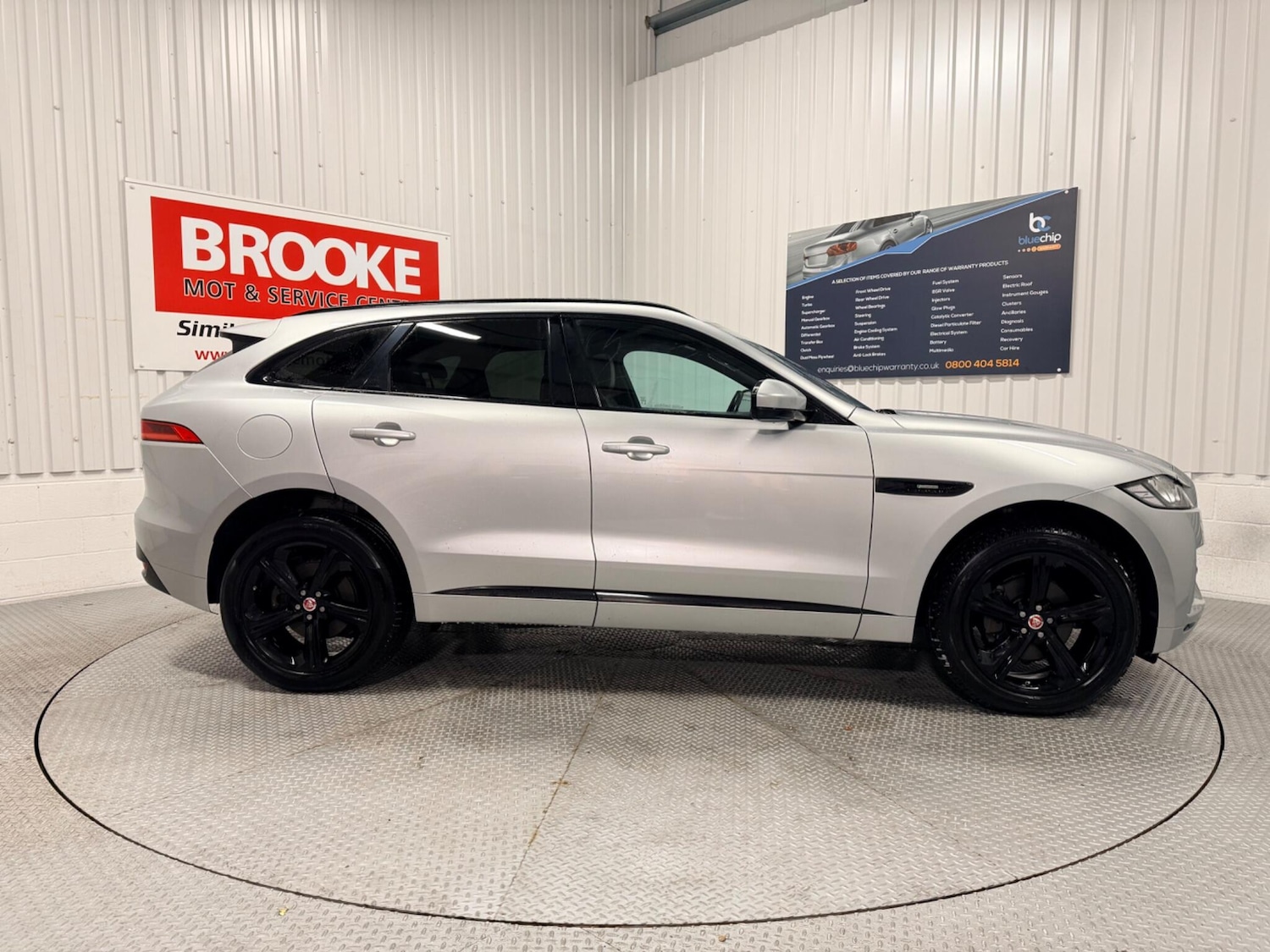 Used Jaguar F-Pace 2018 for sale - 77439786: Photo 6