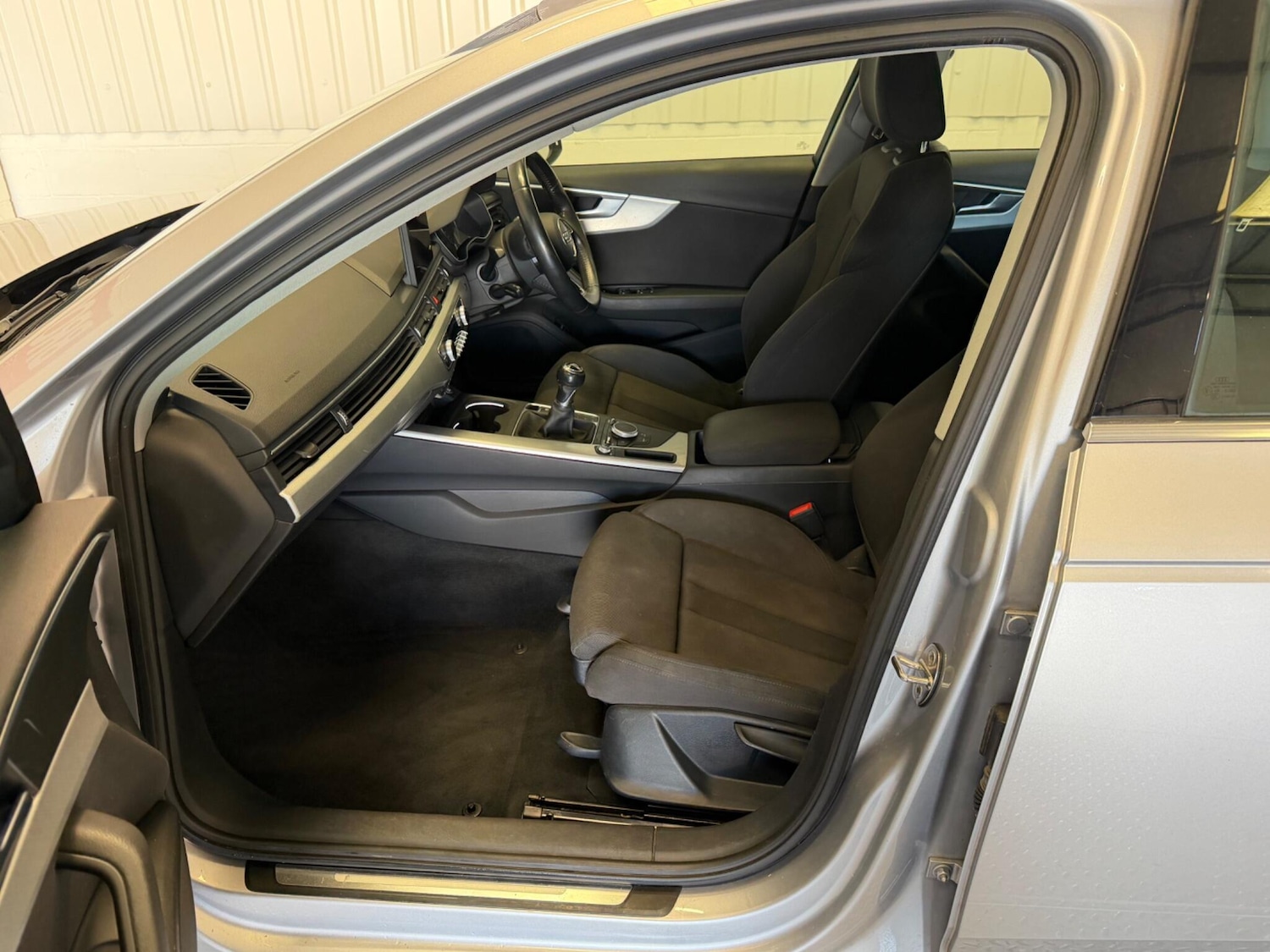 Used Audi A4 2016 for sale - 77957667: Photo 15