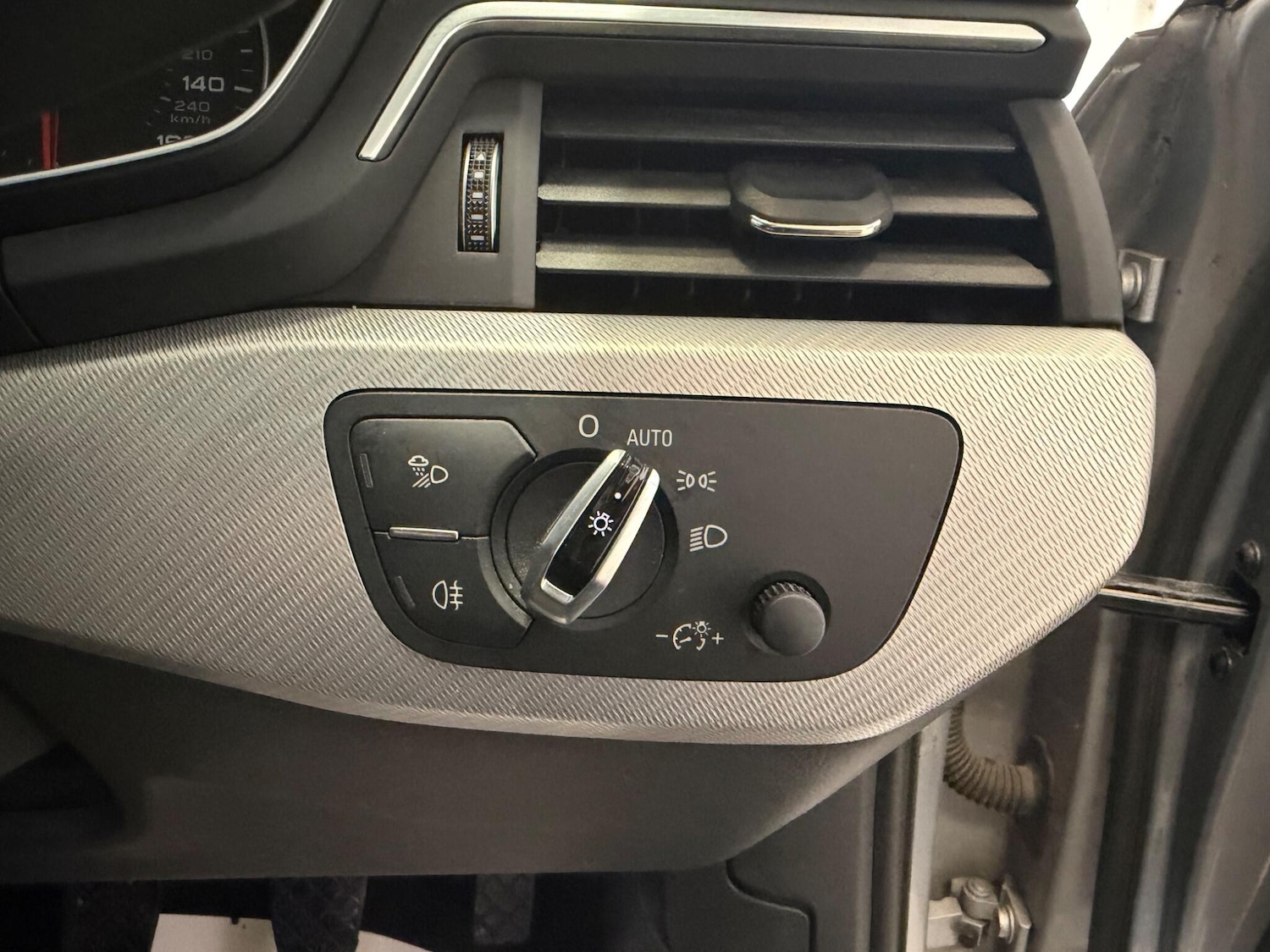 Used Audi A4 2016 for sale - 77957667: Photo 23