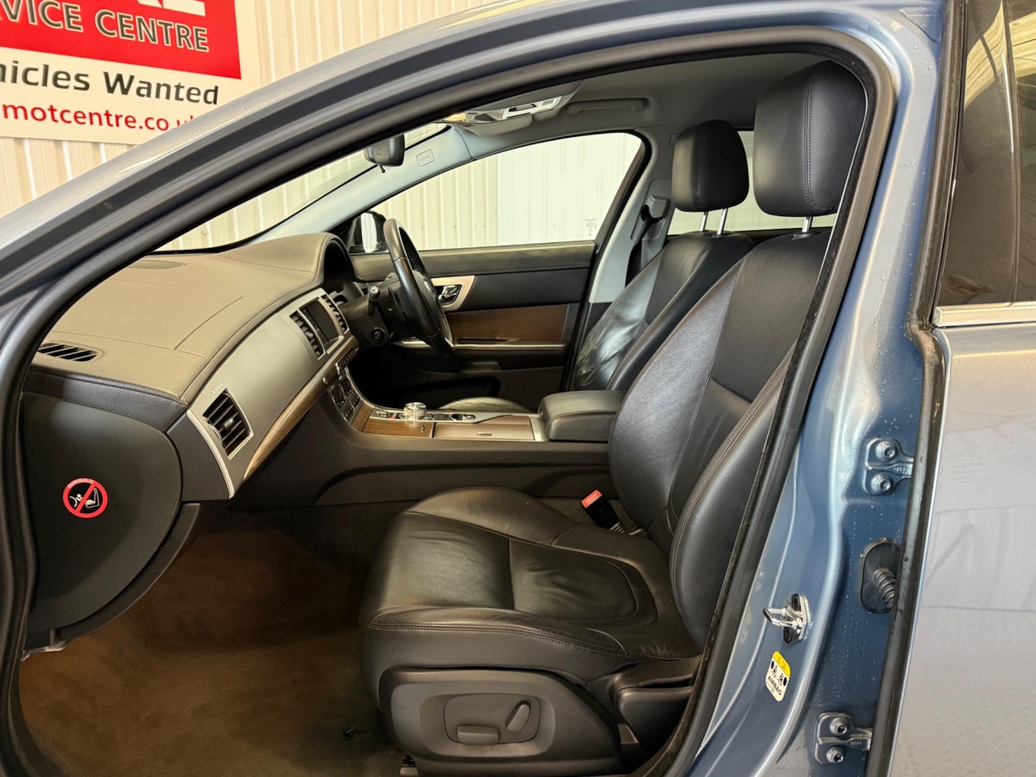 Used Jaguar XF 2013 for sale - 76753329: Photo 11