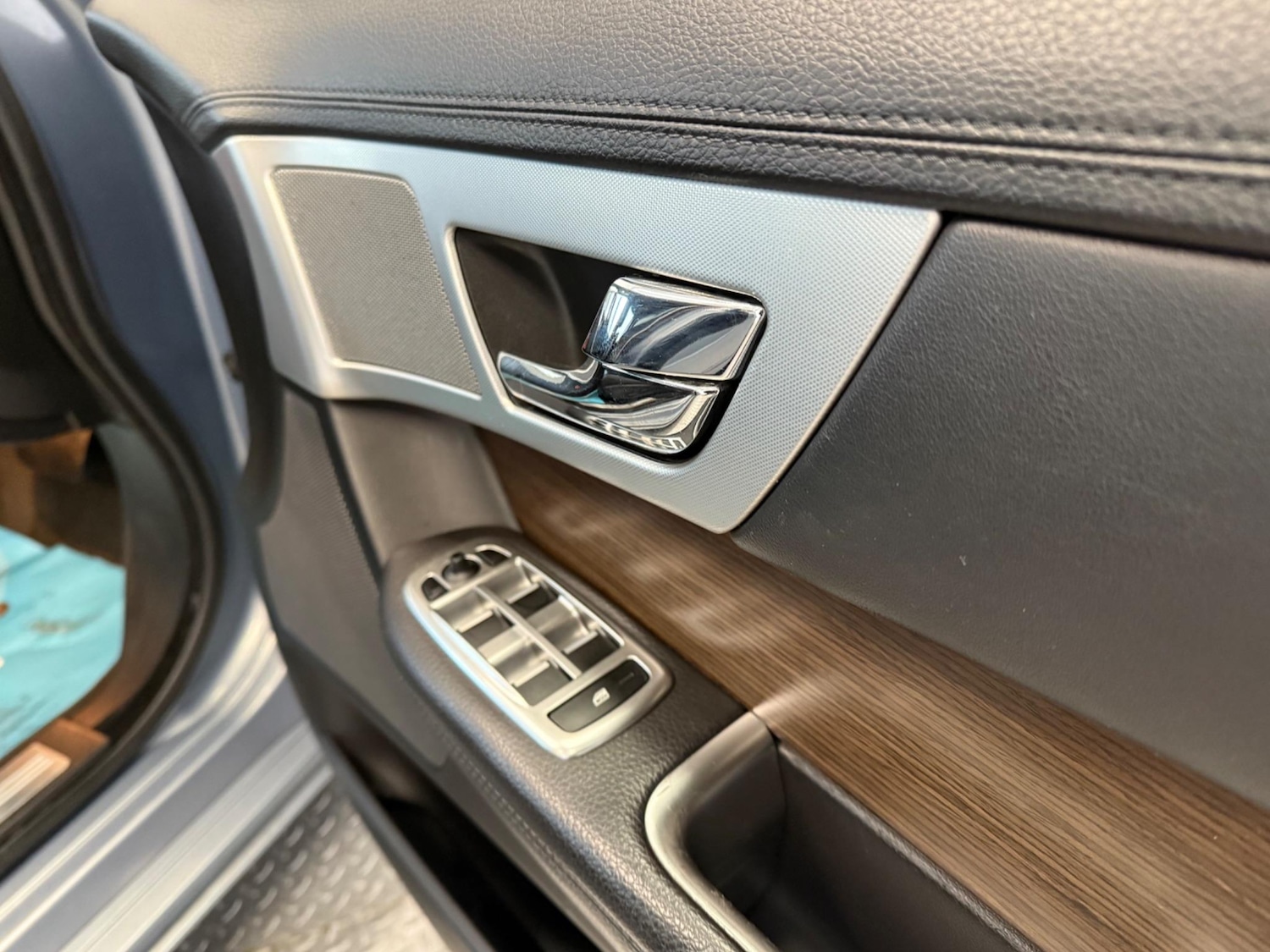 Used Jaguar XF 2013 for sale - 76753329: Photo 21