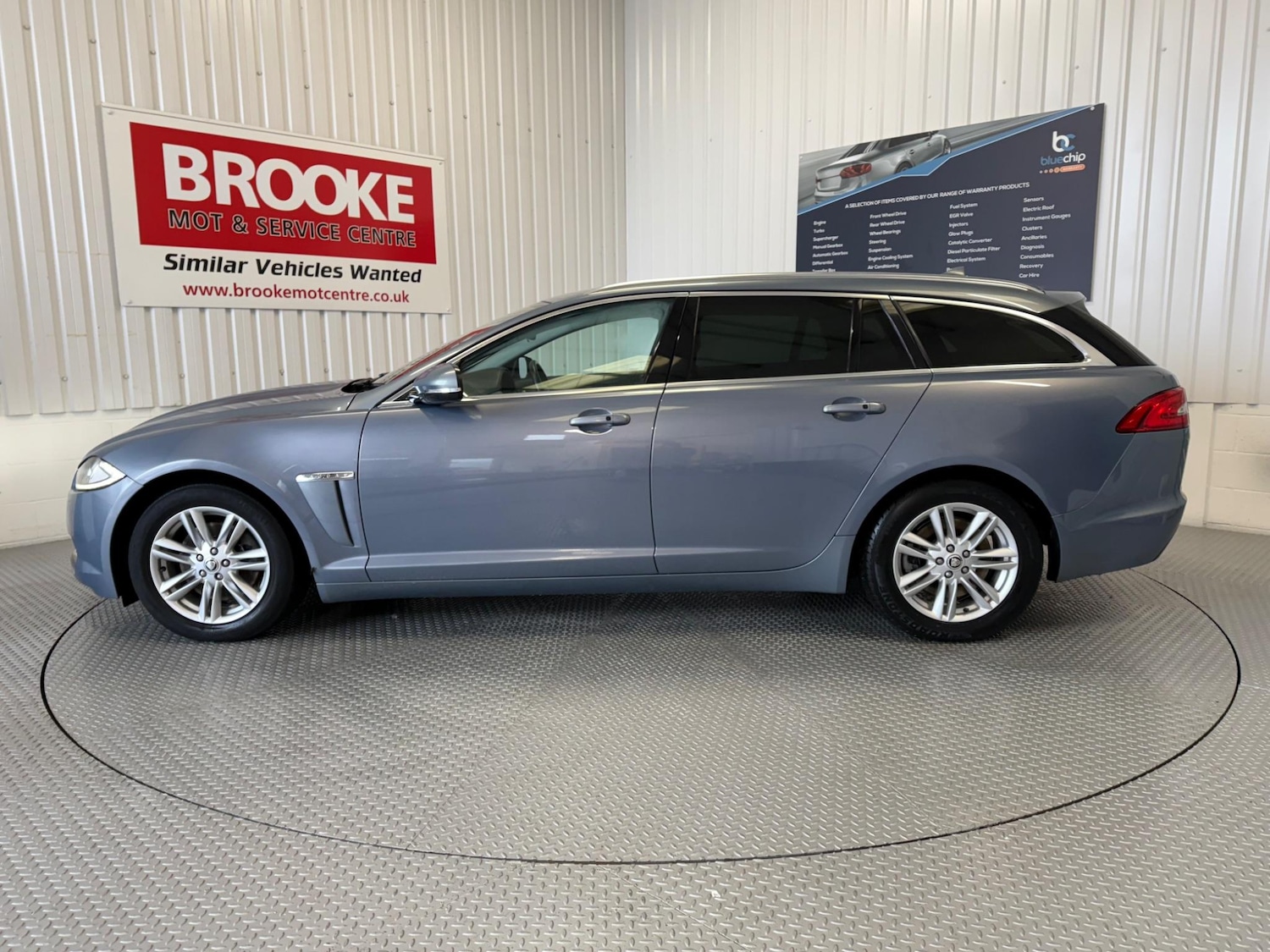 Used Jaguar XF 2013 for sale - 76753329: Photo 9