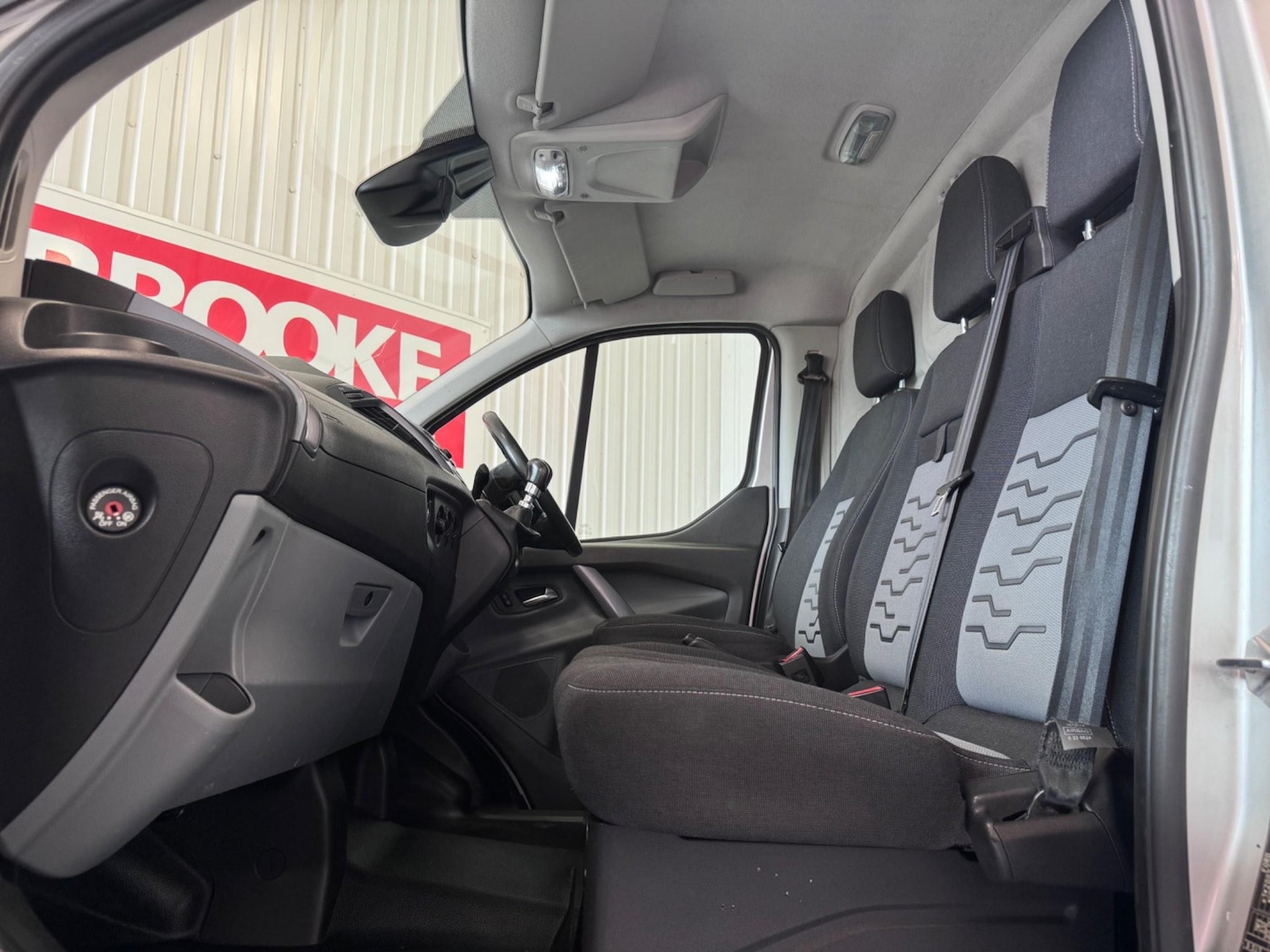 Used Ford Transit Custom 2017 for sale - 76282643: Photo 10