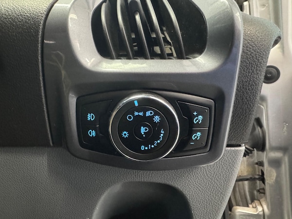 Used Ford Transit Custom 2017 for sale - 76282643: Photo 15