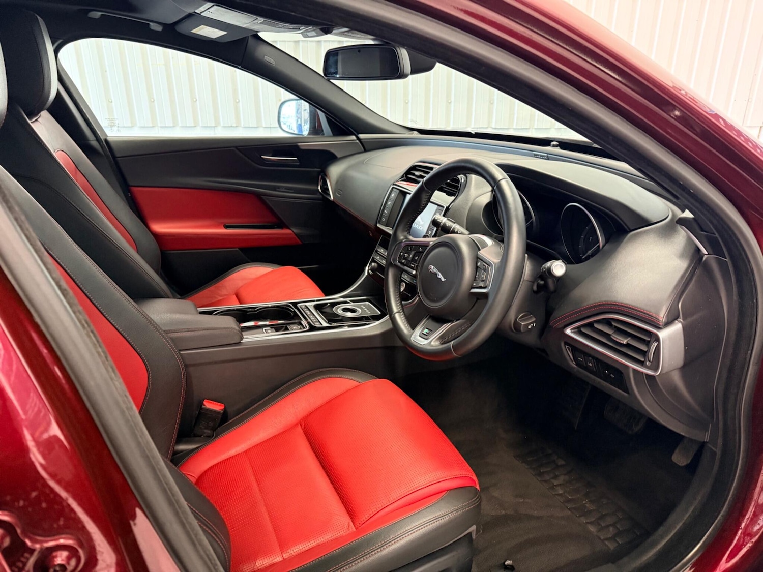 Used Jaguar XE 2015 for sale - 77883398: Photo 16