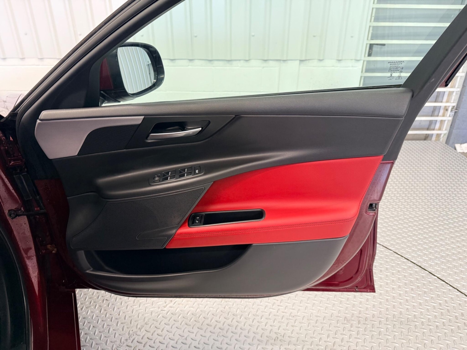 Used Jaguar XE 2015 for sale - 77883398: Photo 17