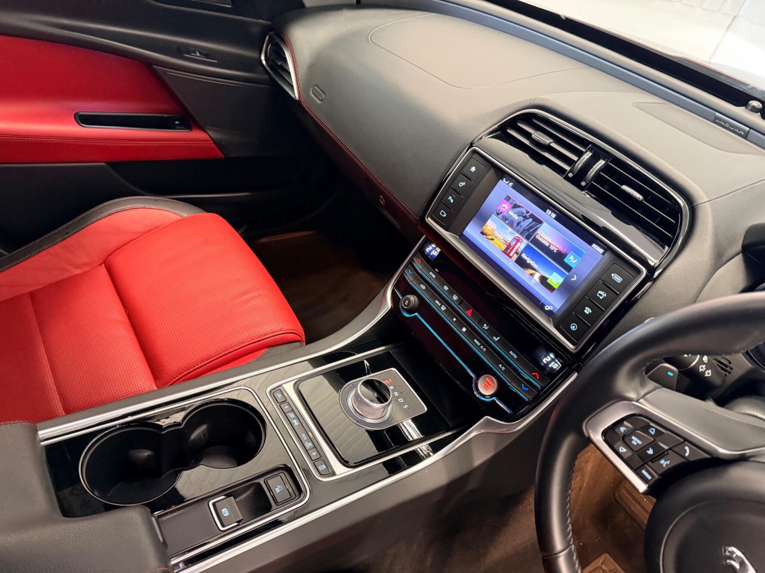 Used Jaguar XE 2015 for sale - 77883398: Photo 22