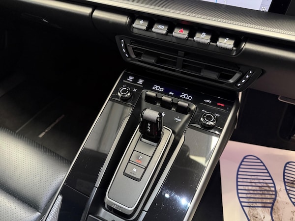 Used Porsche 911 2020 for sale - 76215700: Photo 37