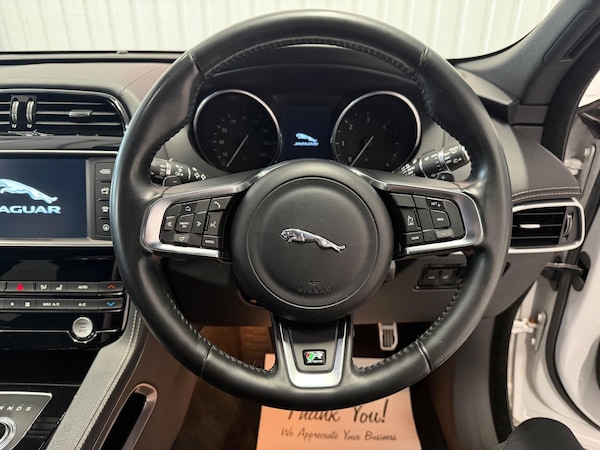 Used Jaguar F-Pace 2016 for sale - 76326720: Photo 19