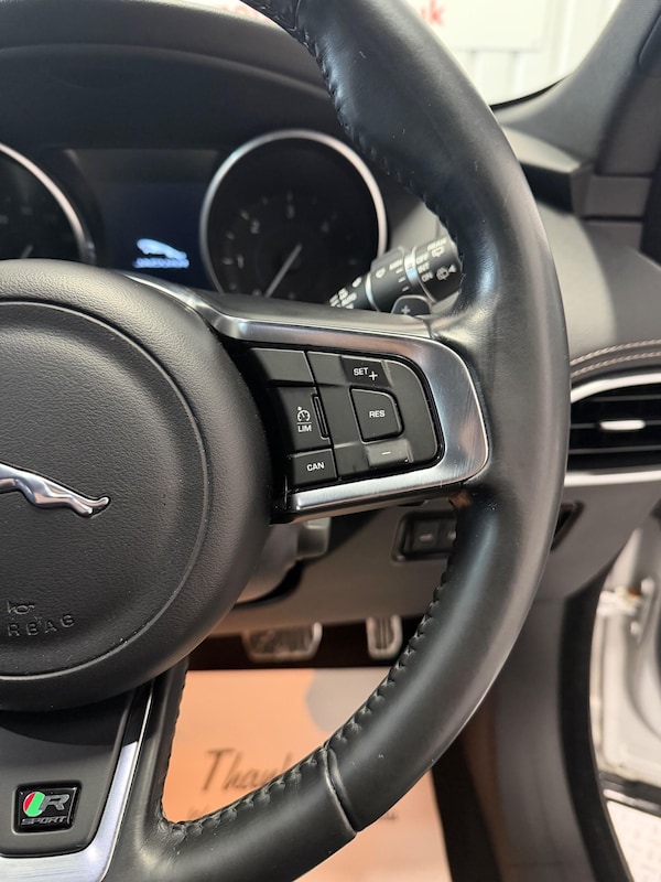 Used Jaguar F-Pace 2016 for sale - 76326720: Photo 21