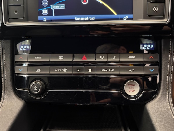 Used Jaguar F-Pace 2016 for sale - 76326720: Photo 29