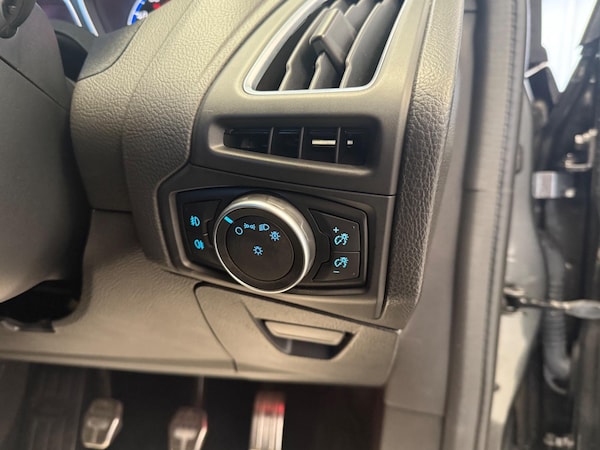 Used Ford Focus 2017 for sale - 75614272: Photo 26