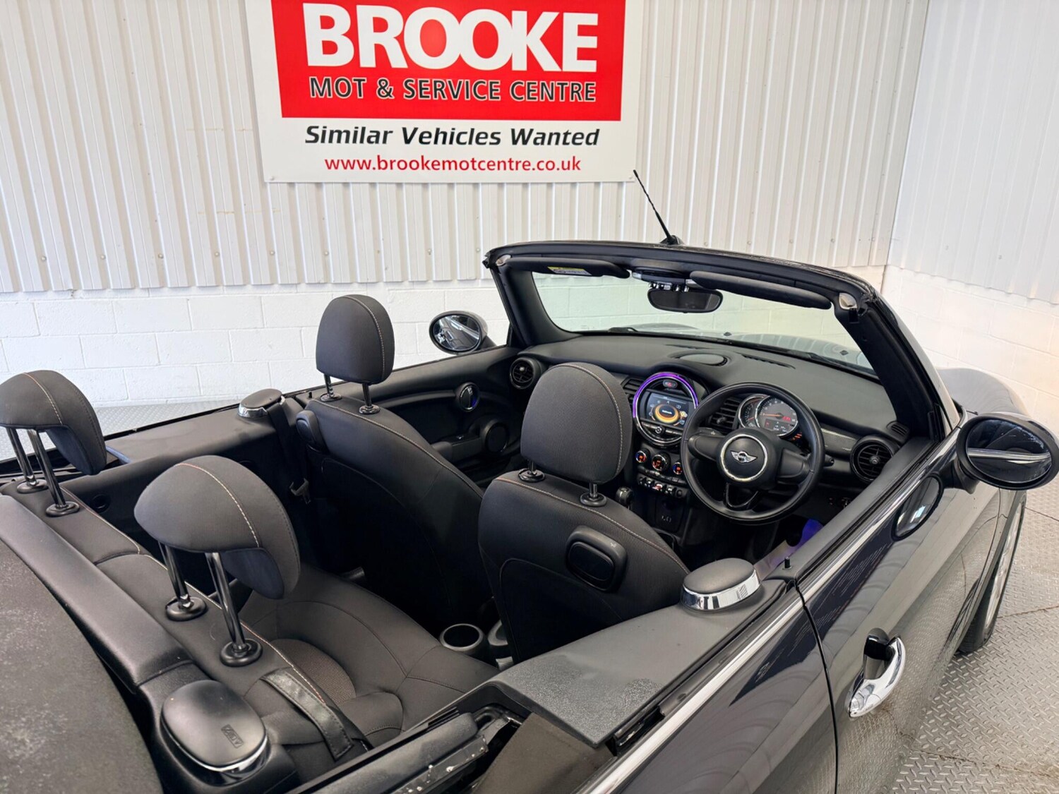 Used MINI Convertible 2017 for sale - 77351382: Photo 22