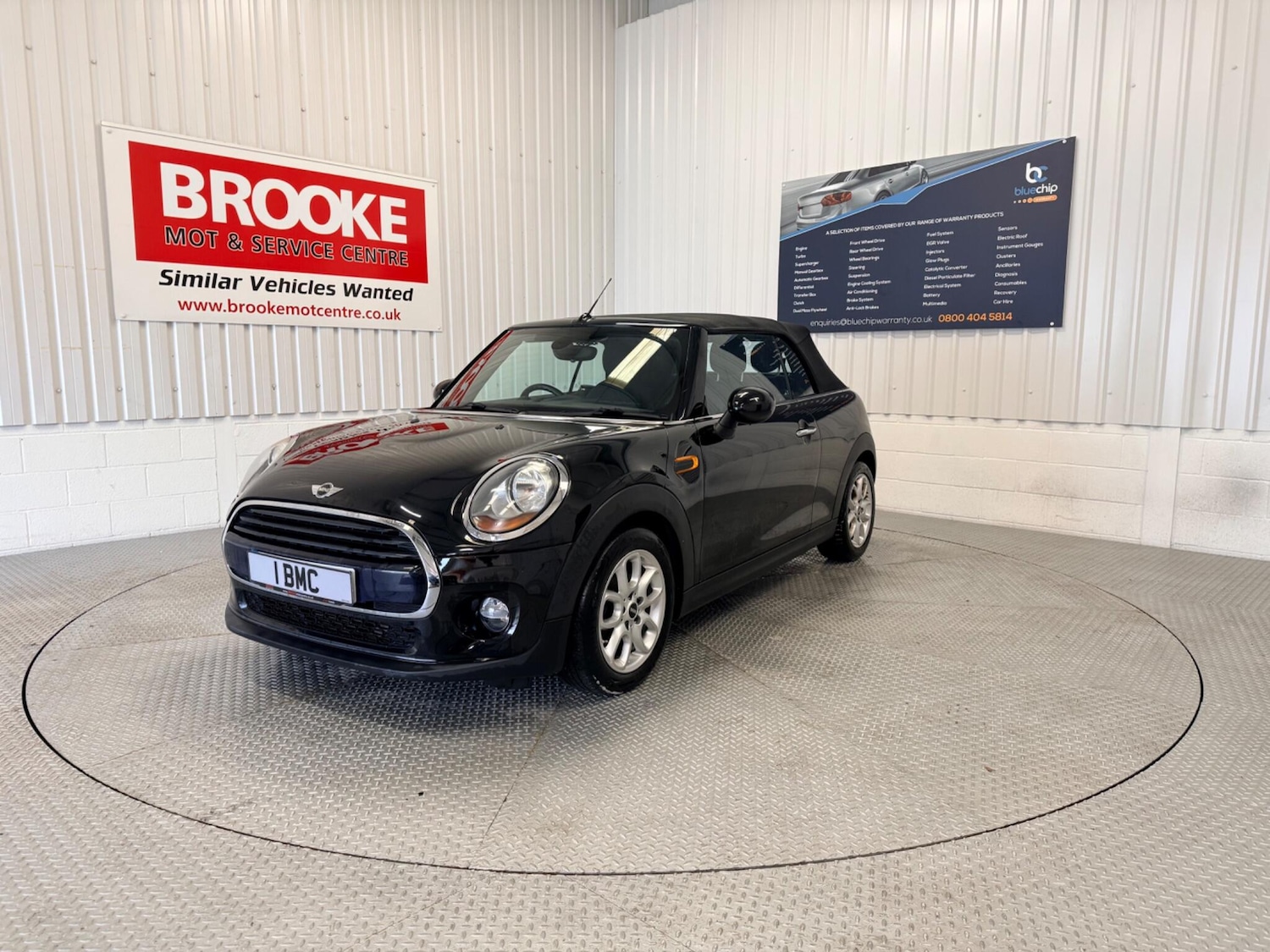 Used MINI Convertible 2017 for sale - 77351382: Photo 3