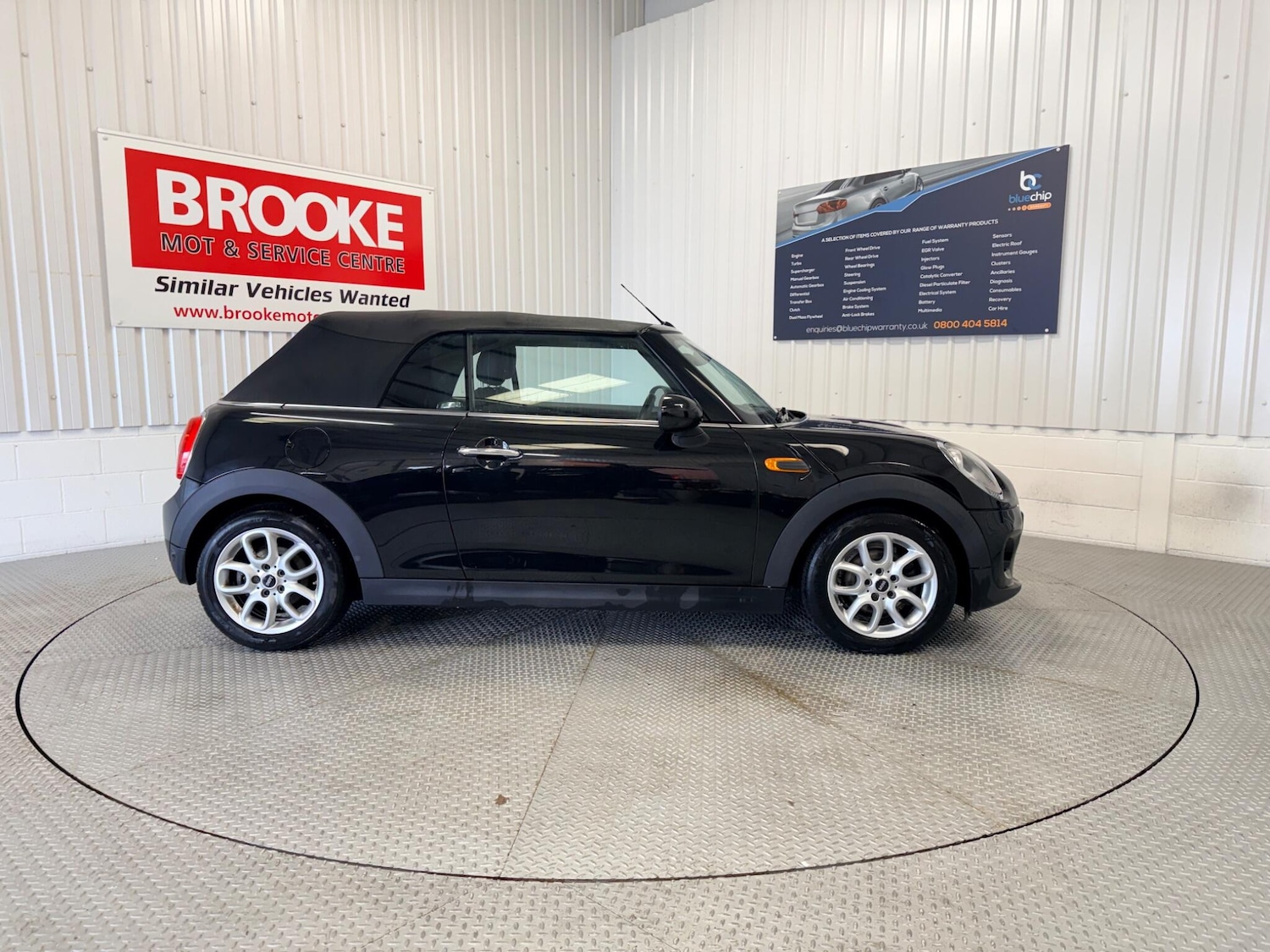 Used MINI Convertible 2017 for sale - 77351382: Photo 5