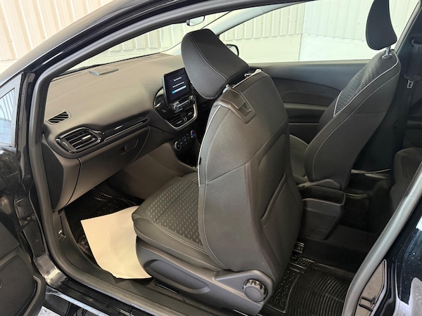 Used Ford Fiesta 2017 for sale - 75060237: Photo 16