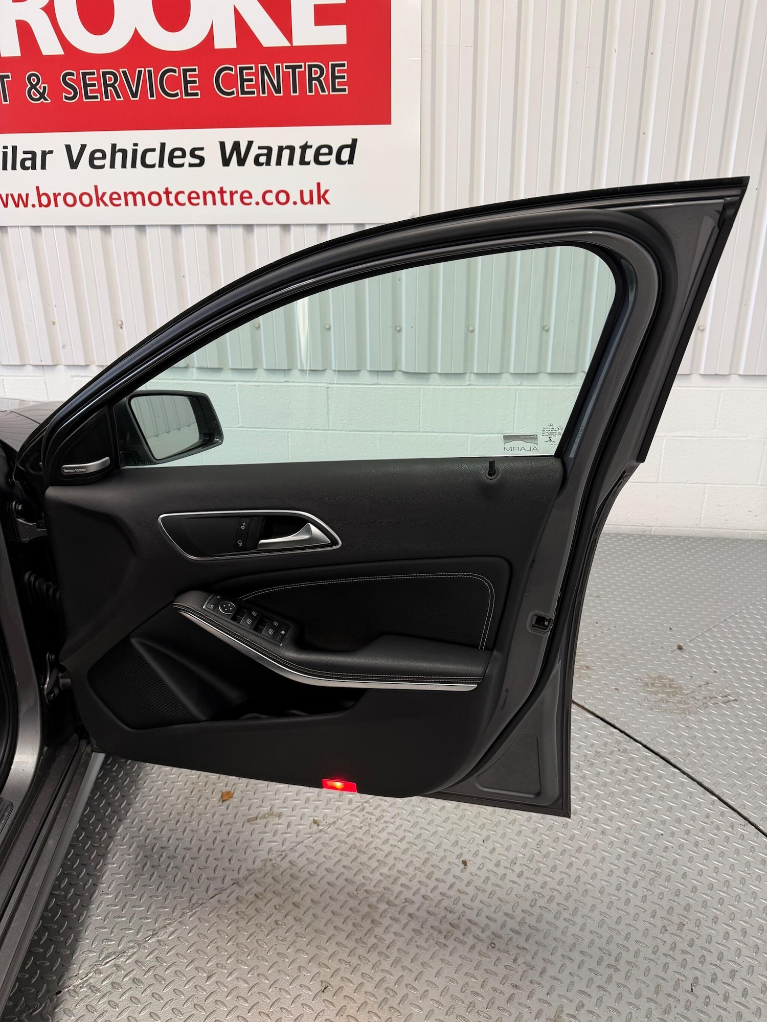 Used Mercedes-Benz A-Class 2013 for sale - 76549761: Photo 16