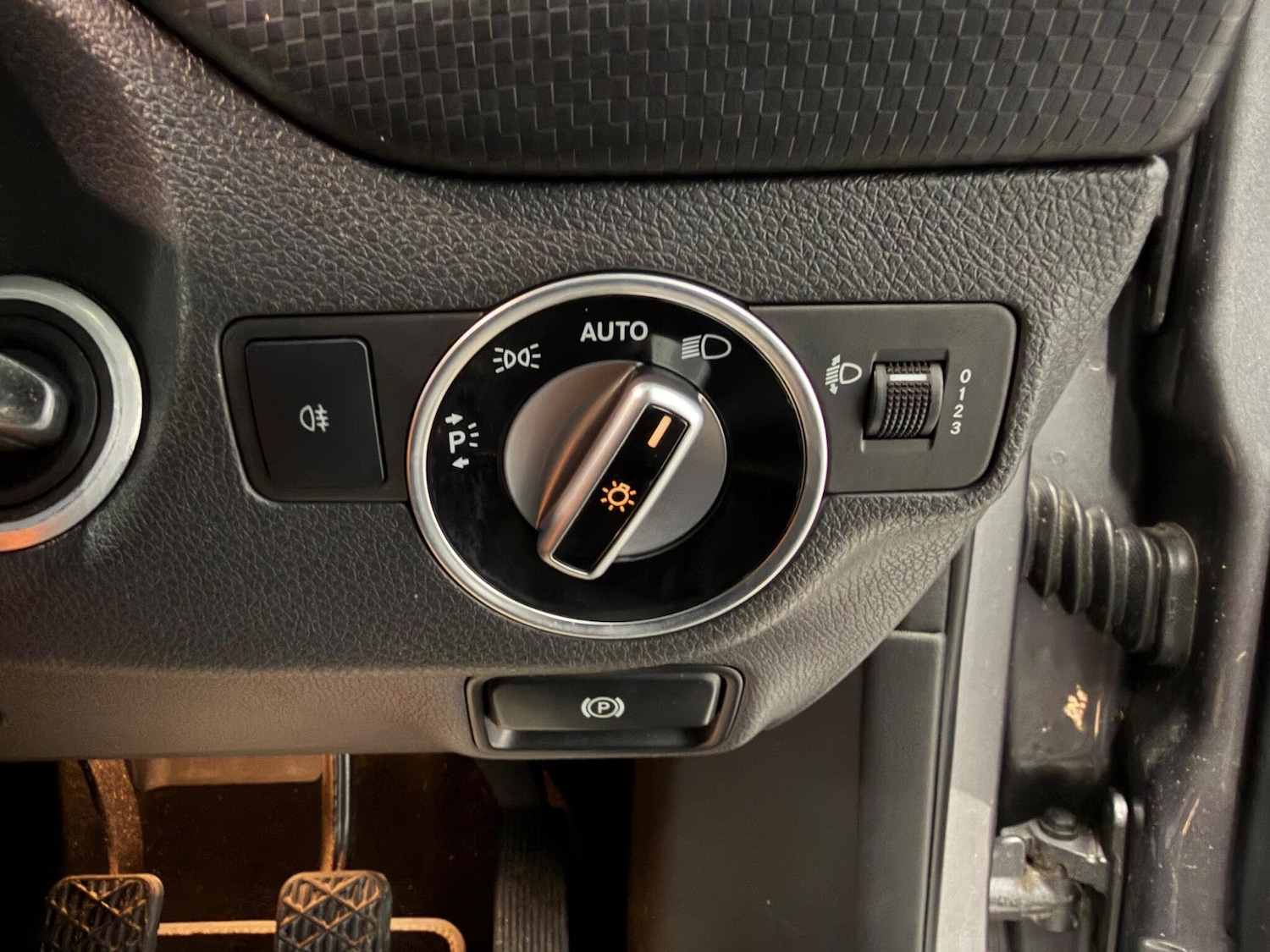 Used Mercedes-Benz A-Class 2013 for sale - 76549761: Photo 22