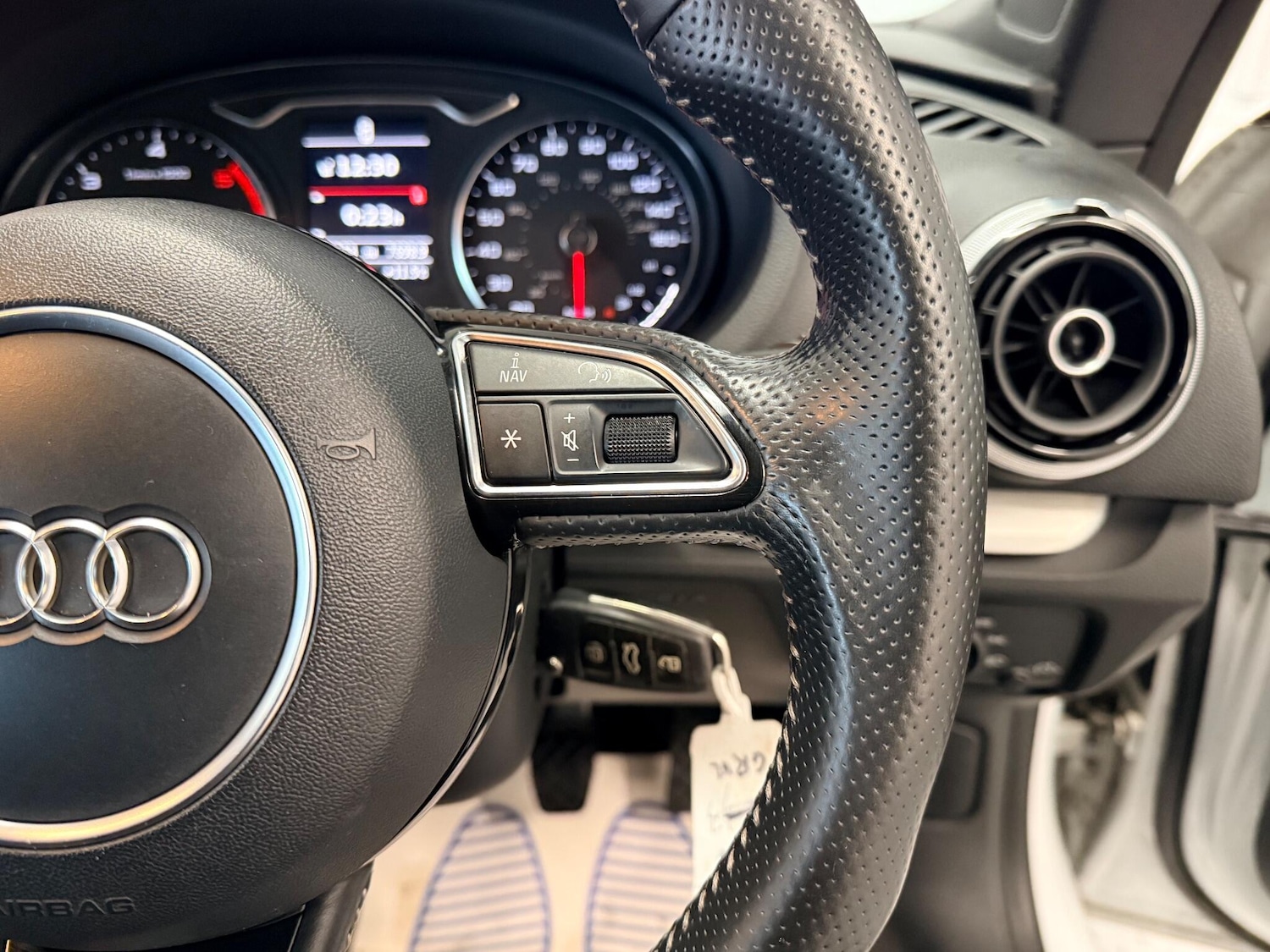 Used Audi A3 Cabriolet 2015 for sale - 76832922: Photo 21