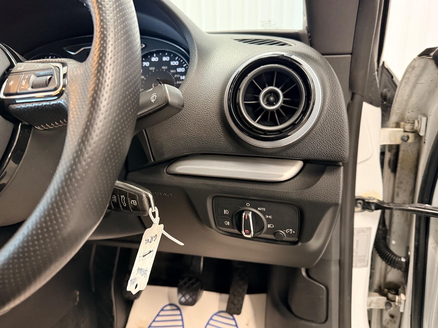 Used Audi A3 Cabriolet 2015 for sale - 76832922: Photo 25