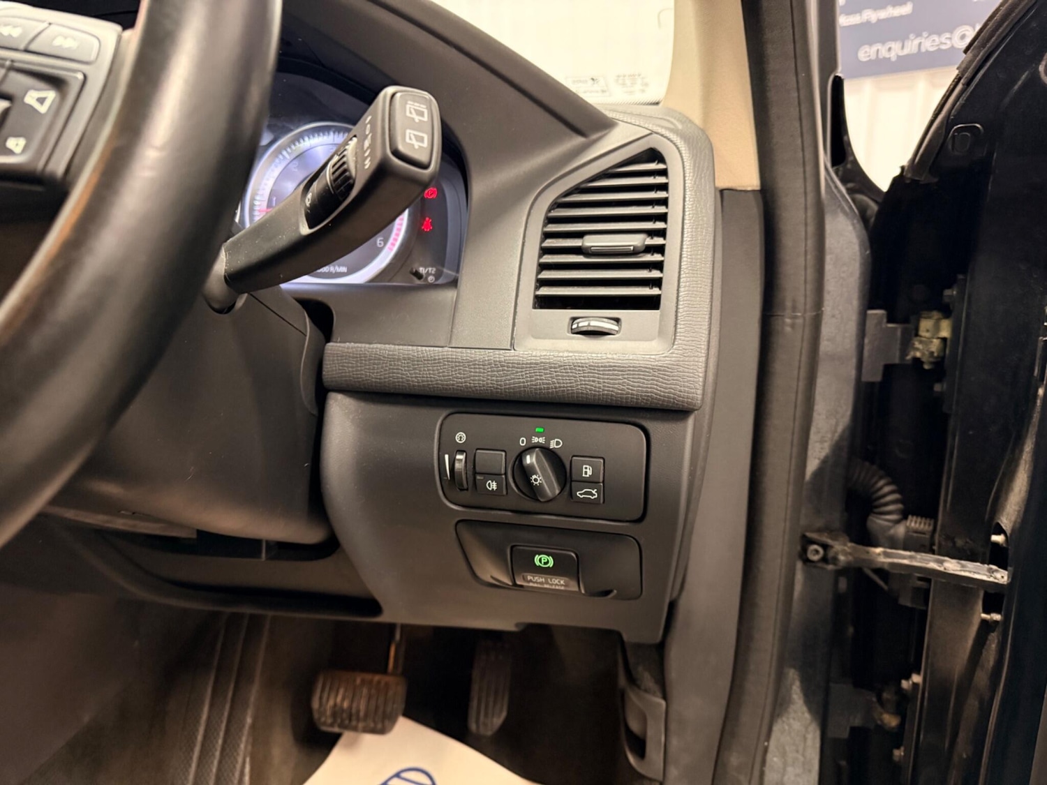 Used Volvo XC60 2012 for sale - 77411711: Photo 22