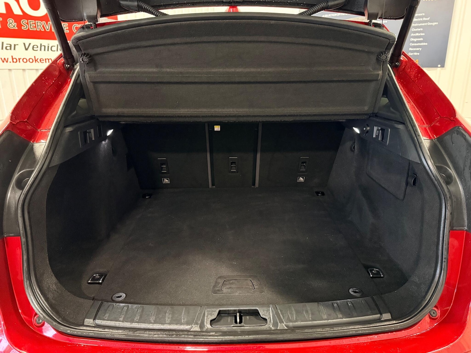 Used Jaguar F-Pace 2017 for sale - 76887119: Photo 18