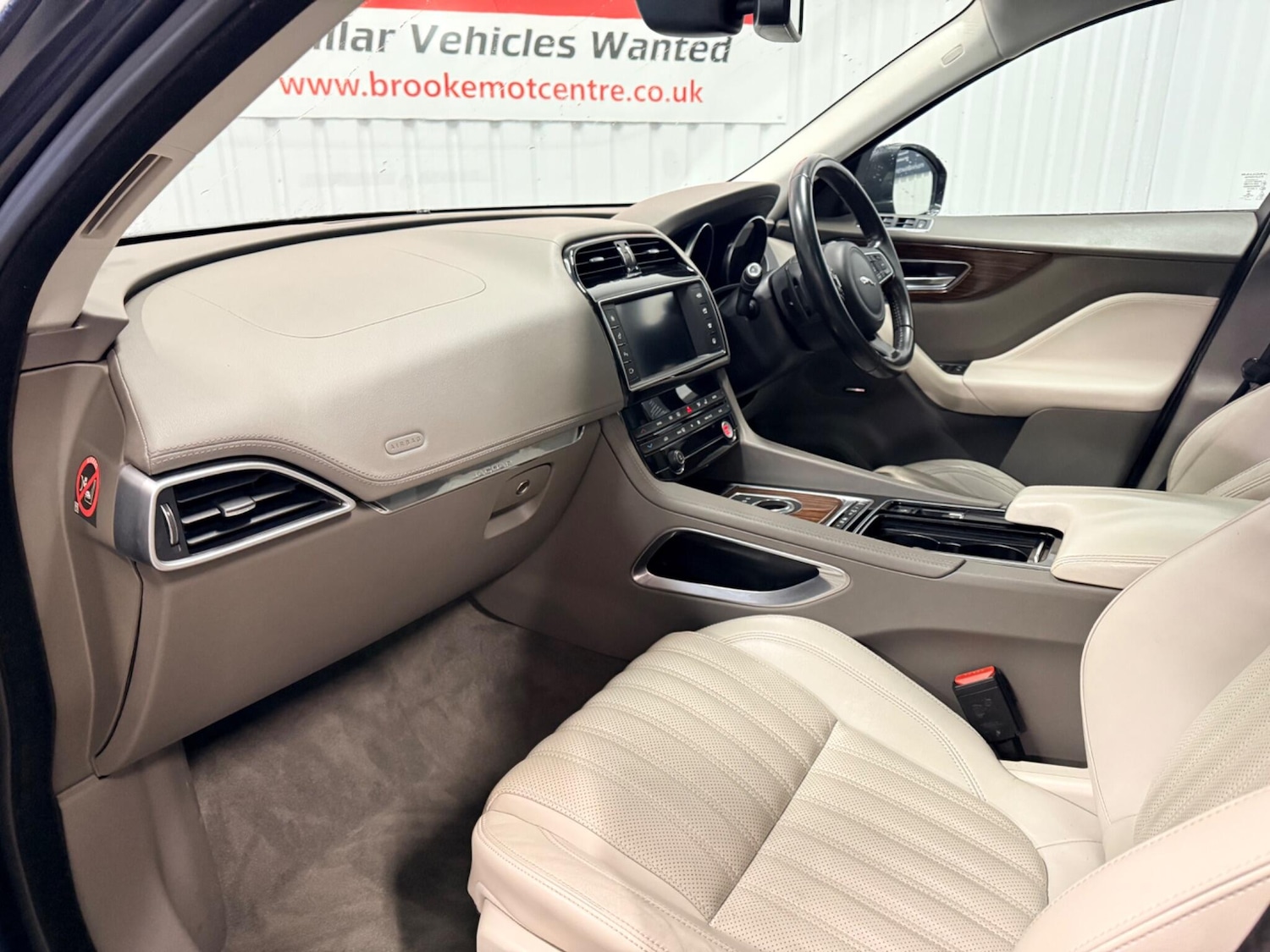 Used Jaguar F-Pace 2016 for sale - 77387773: Photo 13