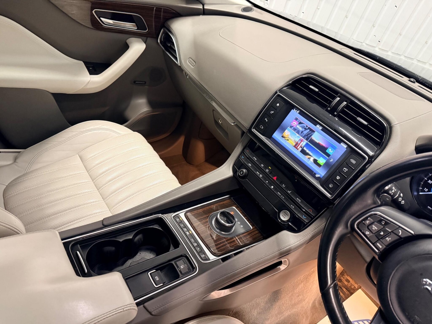 Used Jaguar F-Pace 2016 for sale - 77387773: Photo 24