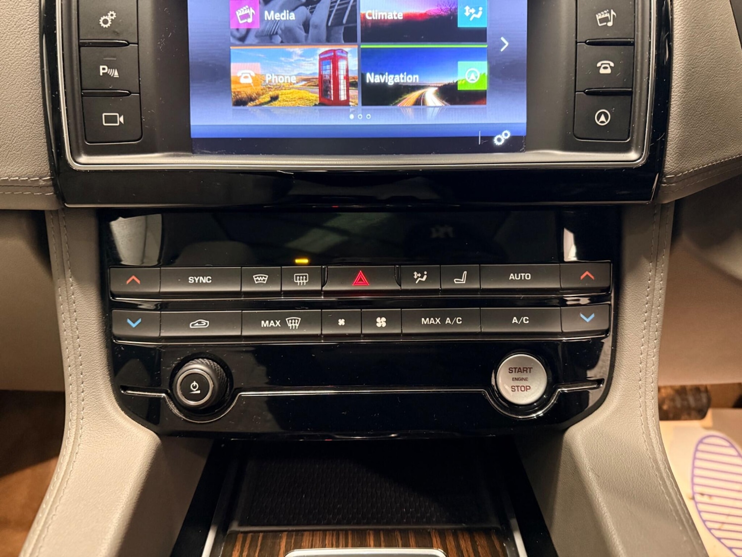 Used Jaguar F-Pace 2016 for sale - 77387773: Photo 28