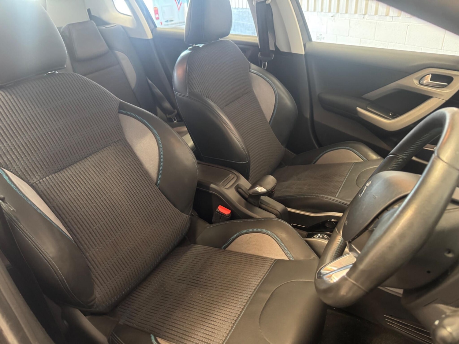 Used Peugeot 2008 2015 for sale - 78170971: Photo 17