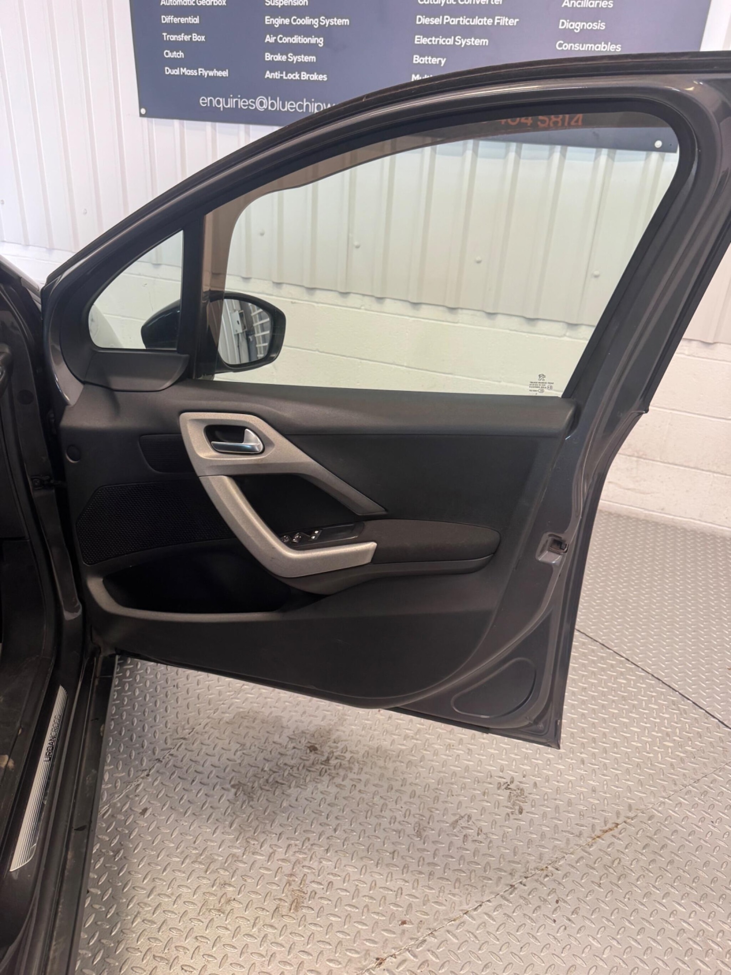 Used Peugeot 2008 2015 for sale - 78170971: Photo 20