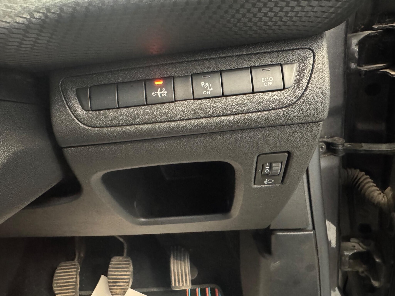 Used Peugeot 2008 2015 for sale - 78170971: Photo 27