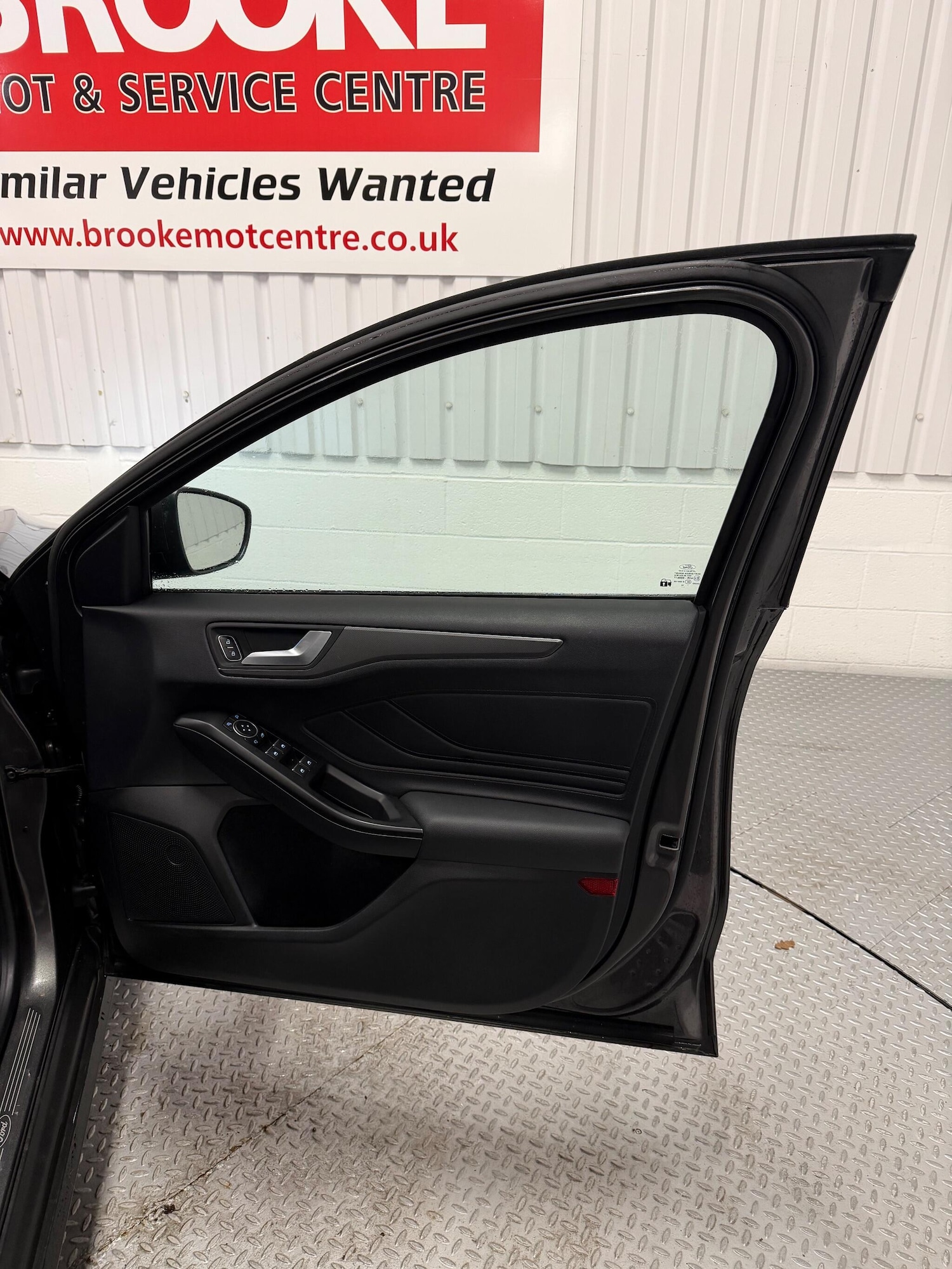 Used Ford Focus 2018 for sale - 76994074: Photo 16