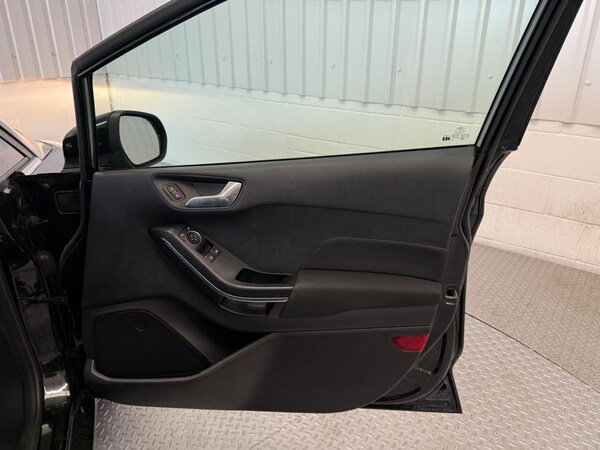Used Ford Fiesta 2019 for sale - 75696291: Photo 17