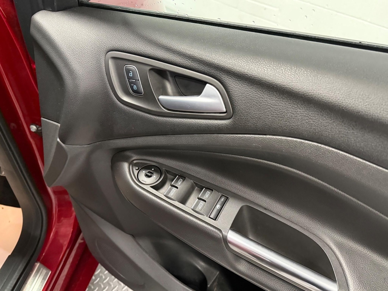 Used Ford Kuga 2017 for sale - 76360380: Photo 16
