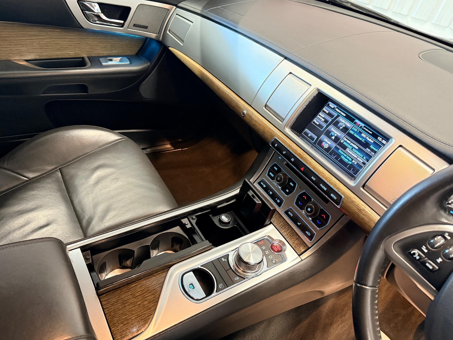 Used Jaguar XF 2014 for sale - 76913582: Photo 26