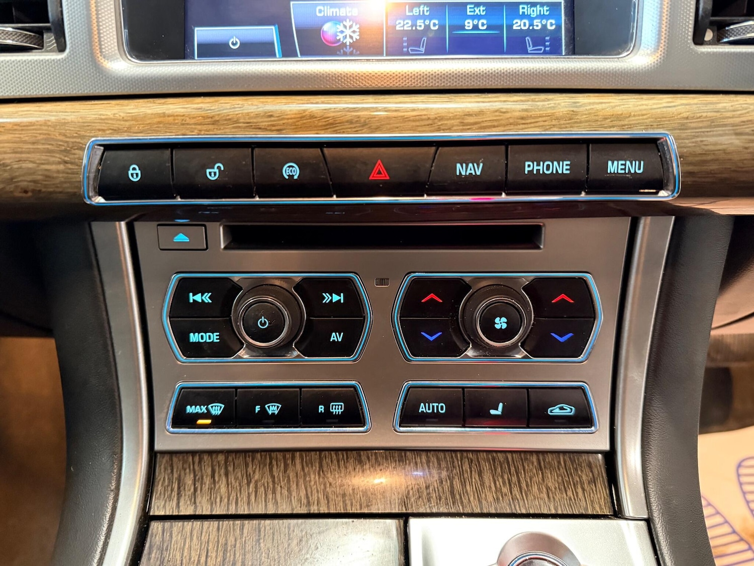 Used Jaguar XF 2014 for sale - 76913582: Photo 30