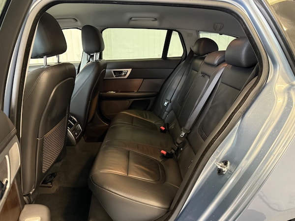 Used Jaguar XF 2013 for sale - 74599127: Photo 13