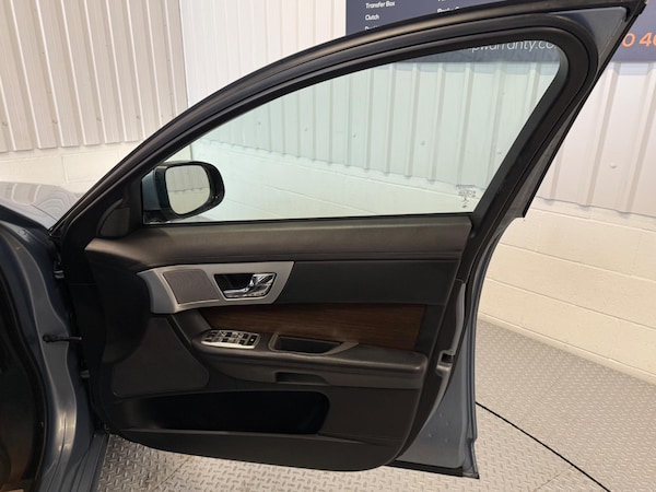 Used Jaguar XF 2013 for sale - 74599127: Photo 17