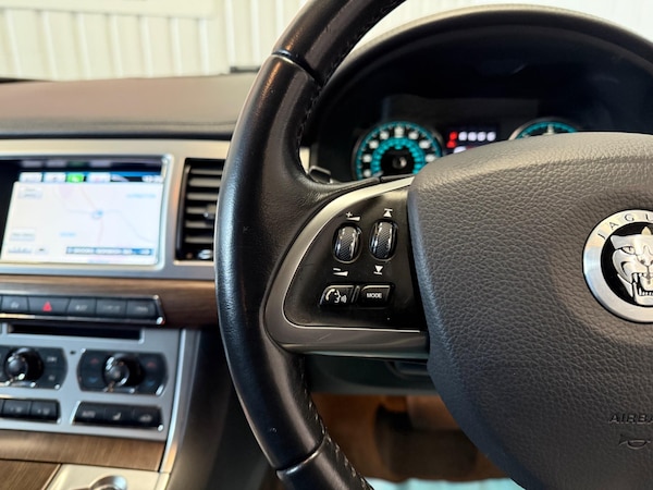 Used Jaguar XF 2013 for sale - 74599127: Photo 19