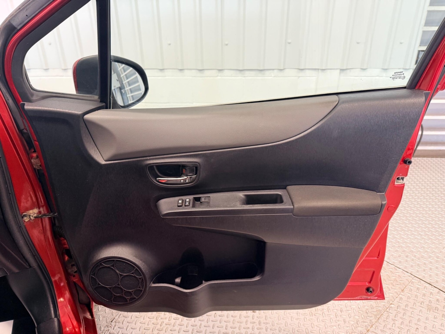 Used Toyota Yaris 2012 for sale - 77598270: Photo 15