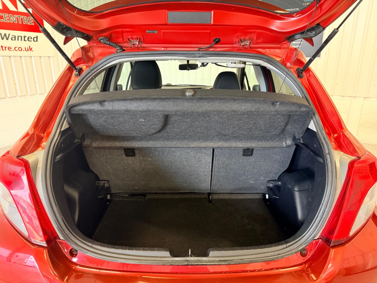 Used Toyota Yaris 2012 for sale - 77598270: Photo 17