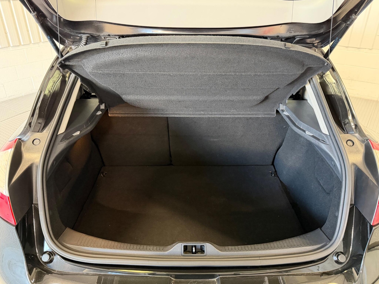 Used Renault Megane 2009 for sale - 77737721: Photo 11