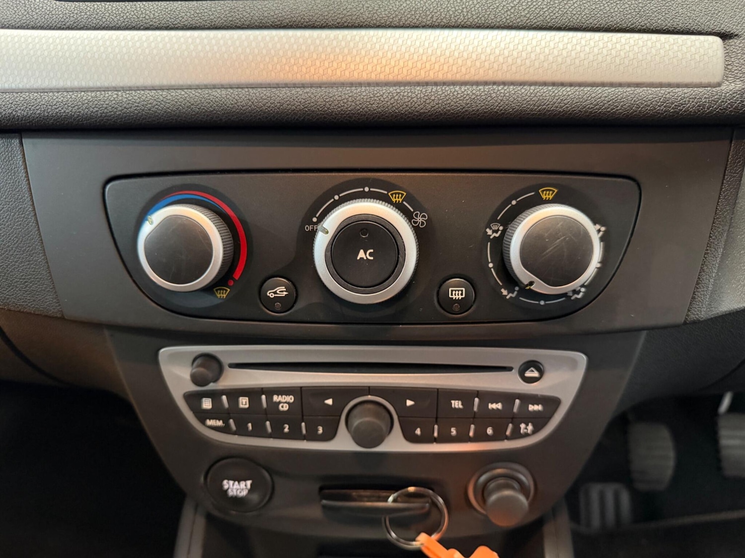 Used Renault Megane 2009 for sale - 77737721: Photo 25