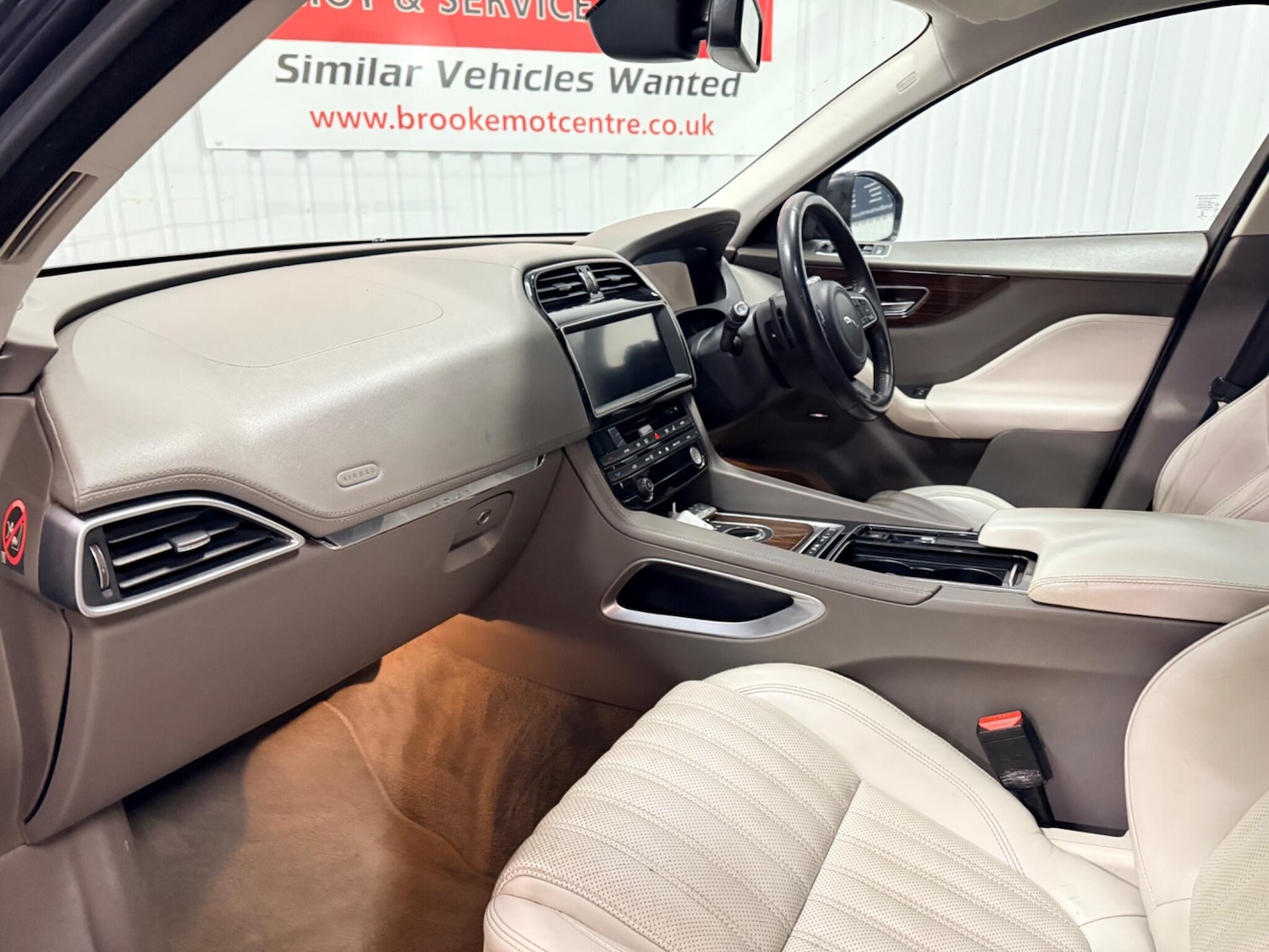 Used Jaguar F-Pace 2017 for sale - 77424893: Photo 11