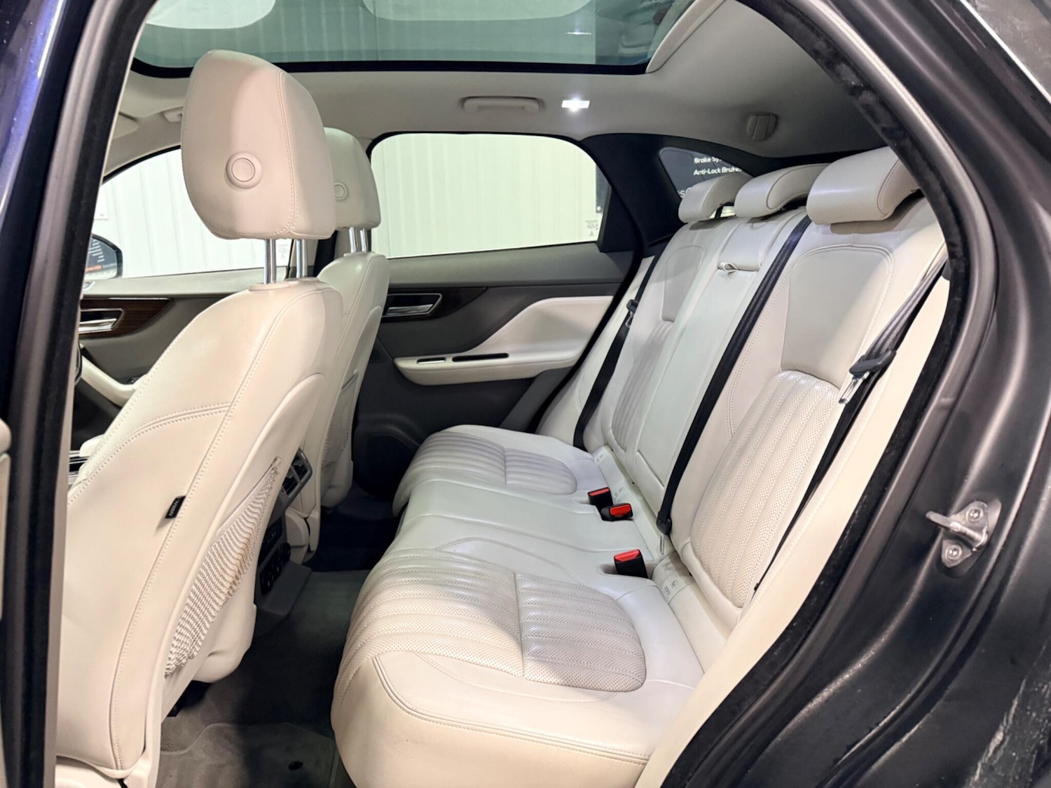 Used Jaguar F-Pace 2017 for sale - 77424893: Photo 14