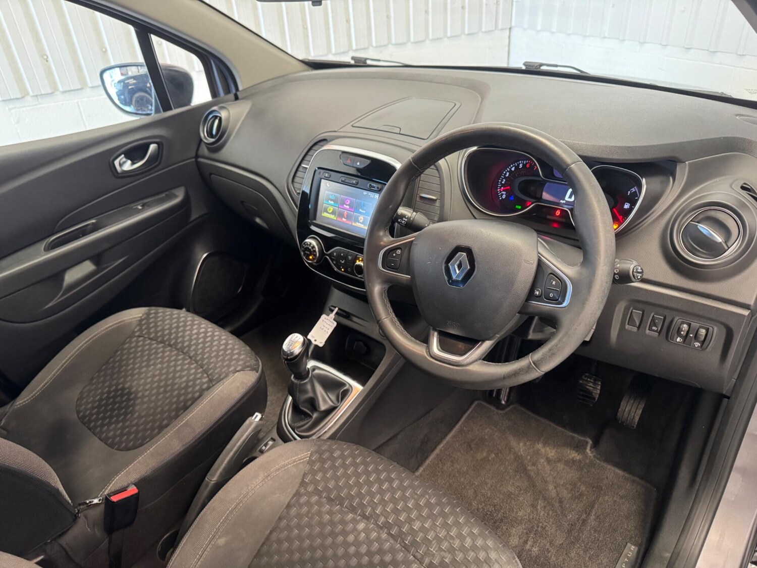 Used Renault Captur 2017 for sale - 78157408: Photo 17